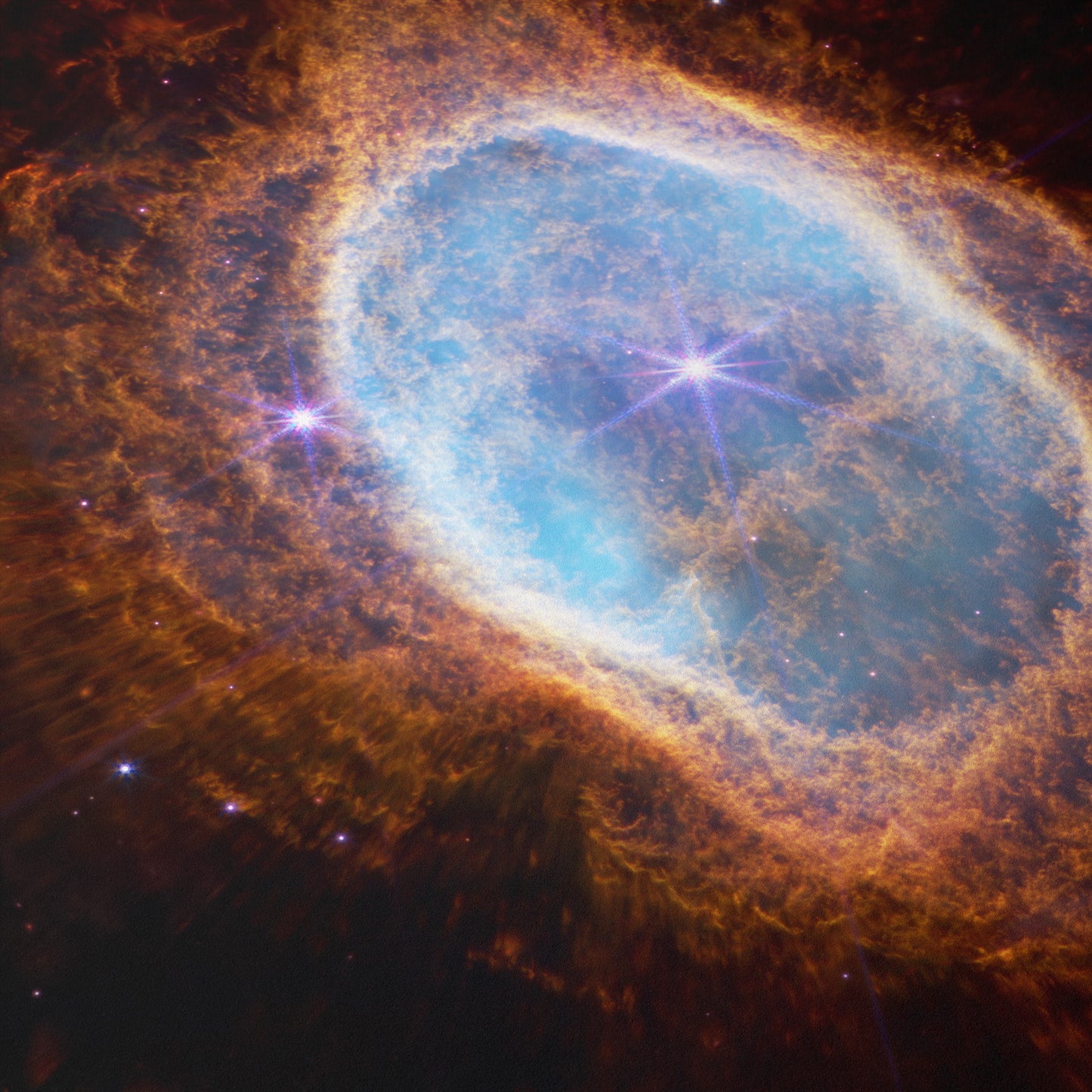 Dying Star’s Grand Finale in Stunning Detail