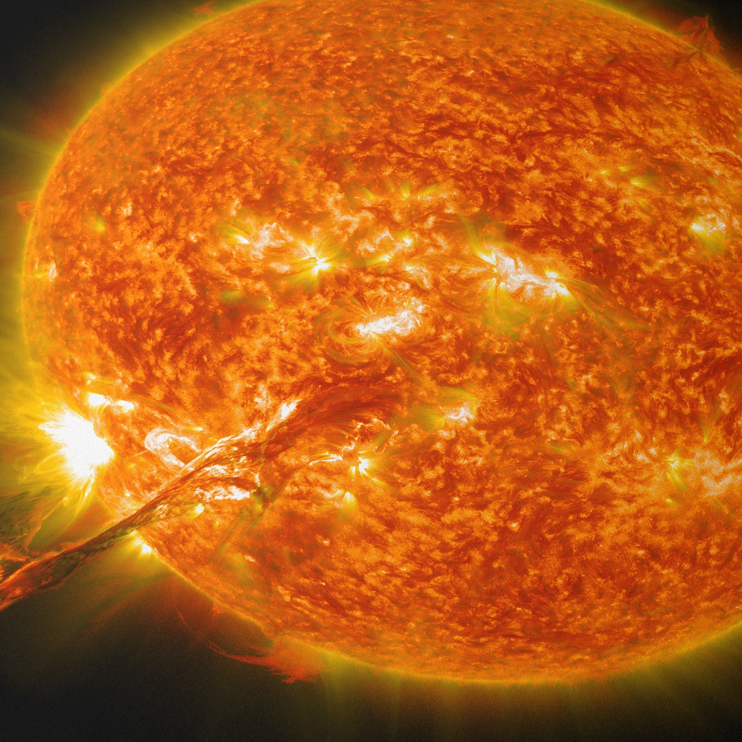 Magnificent CME Erupts on the Sun